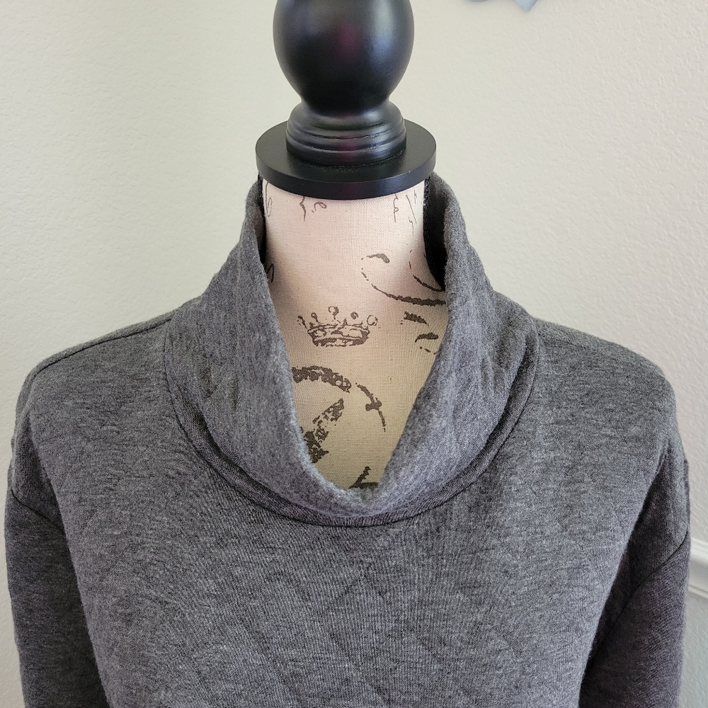 Stylus Quilted Sweatshirt - Picture 2 of 4